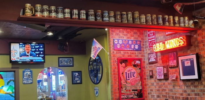 Town Crest Restaurant (La Señorita) - As La Seniorita (newer photo)